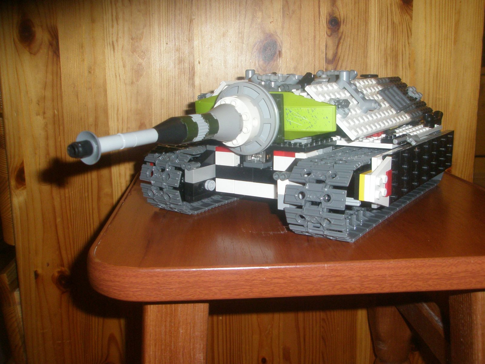 лего танк
